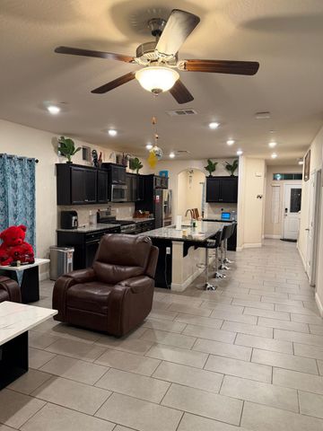 1616 N Delbert Avenue, Fresno, CA 93722