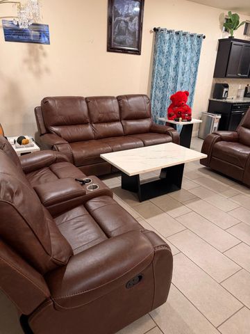 1616 N Delbert Avenue, Fresno, CA 93722