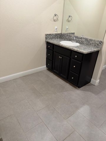 1616 N Delbert Avenue, Fresno, CA 93722