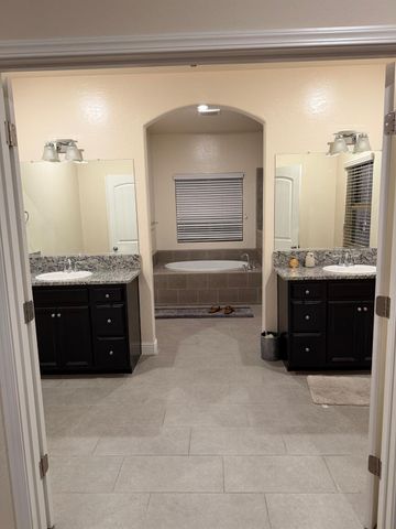 1616 N Delbert Avenue, Fresno, CA 93722