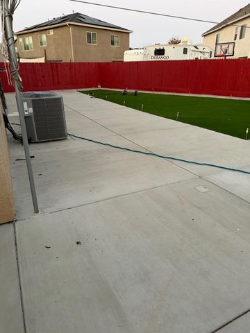 1616 N Delbert Avenue, Fresno, CA 93722