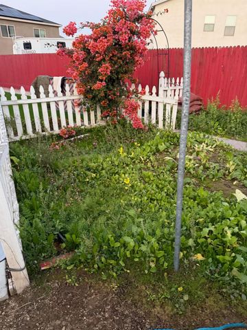 1616 N Delbert Avenue, Fresno, CA 93722