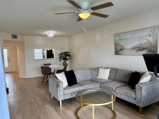 1400 SW 131st Way 408q, Pembroke Pines, FL 33027