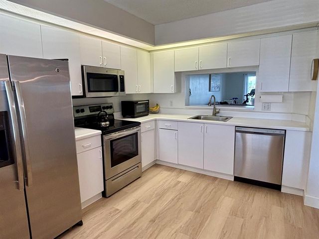 1400 SW 131st Way 408q, Pembroke Pines, FL 33027