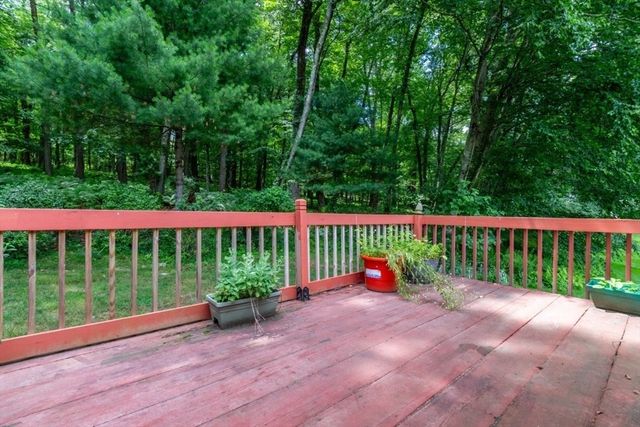 5 Tomkins Ln, Framingham, MA 01702
