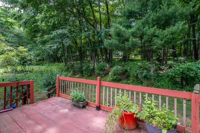 5 Tomkins Ln, Framingham, MA 01702