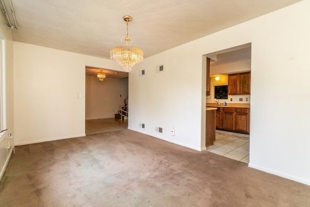5 Tomkins Ln, Framingham, MA 01702