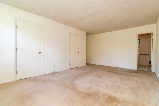 5 Tomkins Ln, Framingham, MA 01702