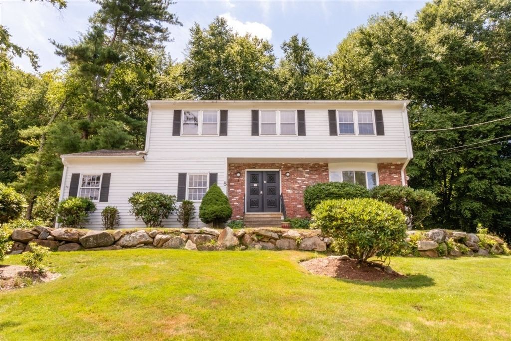5 Tomkins Ln, Framingham, MA 01702