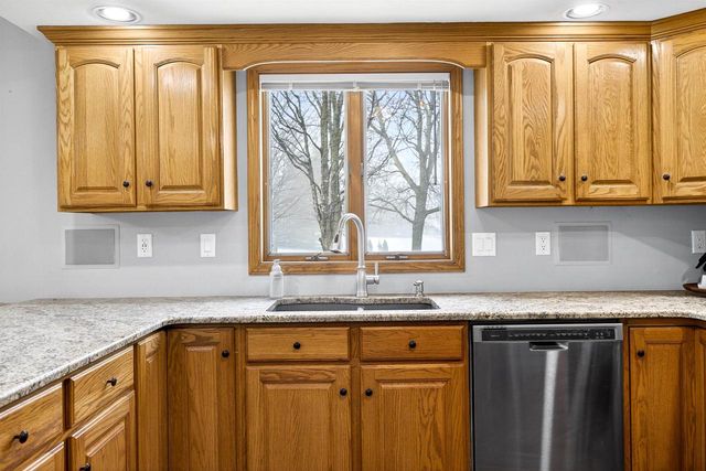 N371 FIELDSIDE LANE, Appleton, WI 54915