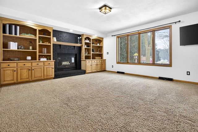 N371 FIELDSIDE LANE, Appleton, WI 54915