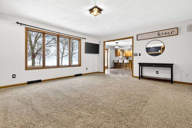 N371 FIELDSIDE LANE, Appleton, WI 54915