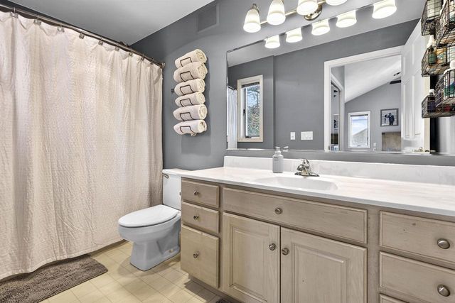 N371 FIELDSIDE LANE, Appleton, WI 54915