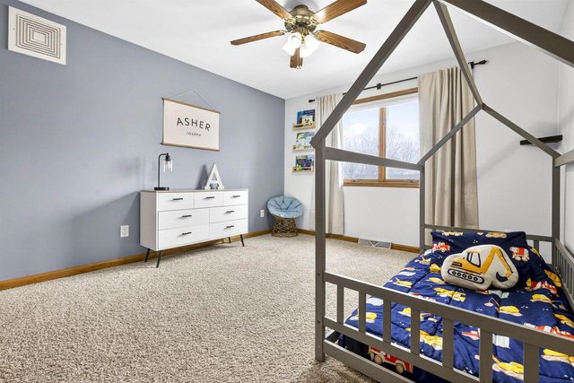 N371 FIELDSIDE LANE, Appleton, WI 54915