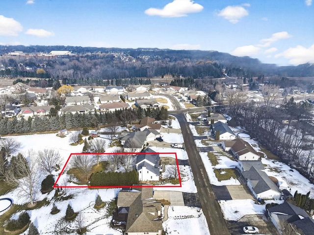 N371 FIELDSIDE LANE, Appleton, WI 54915