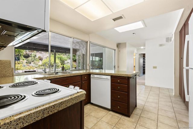 16174 Mesto Drive, San Diego, CA 92128