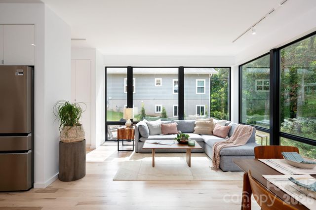 7 Haith Drive, Asheville, NC 28801