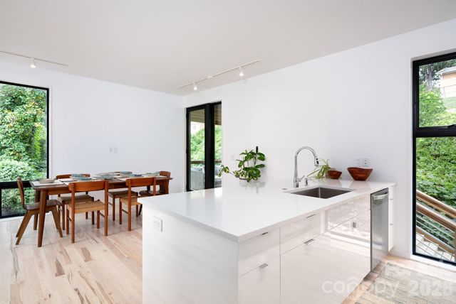 7 Haith Drive, Asheville, NC 28801