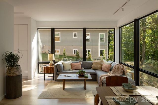 7 Haith Drive, Asheville, NC 28801