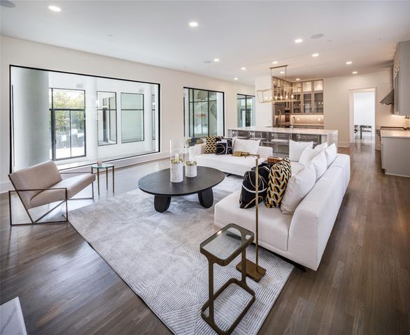 10663 Memorial Drive, Houston, TX 77024