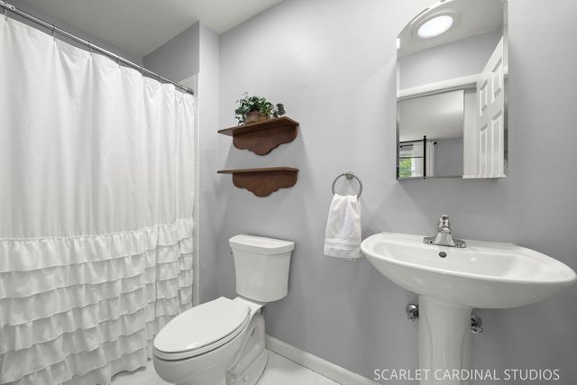 1881 Cambridge Lane, Wheaton, IL 60189