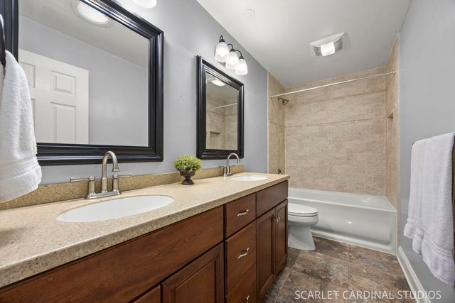 1881 Cambridge Lane, Wheaton, IL 60189