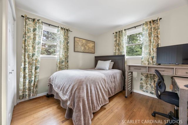 1881 Cambridge Lane, Wheaton, IL 60189