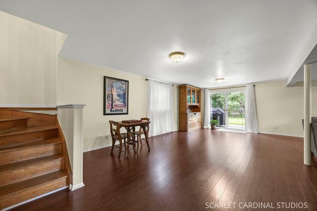 1881 Cambridge Lane, Wheaton, IL 60189
