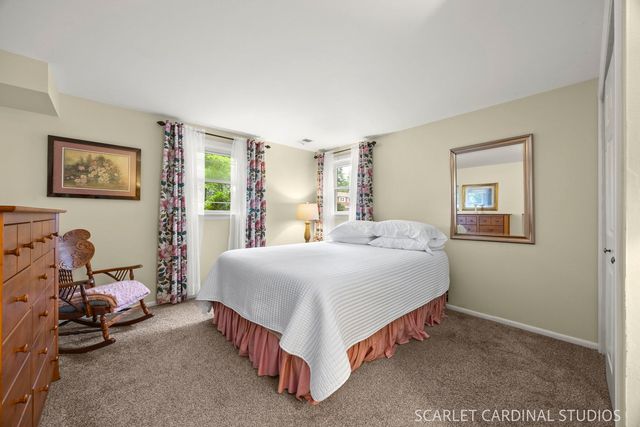 1881 Cambridge Lane, Wheaton, IL 60189