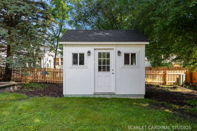 1881 Cambridge Lane, Wheaton, IL 60189