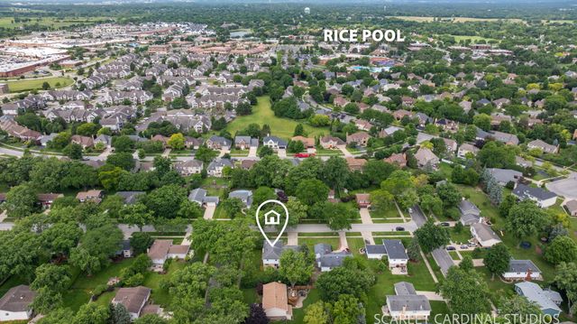 1881 Cambridge Lane, Wheaton, IL 60189
