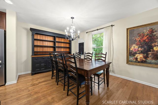 1881 Cambridge Lane, Wheaton, IL 60189