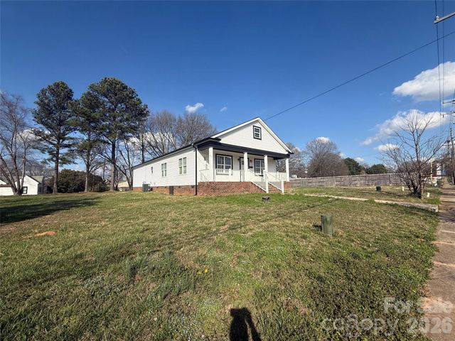 417 E Virginia Avenue, Bessemer City, NC 28016