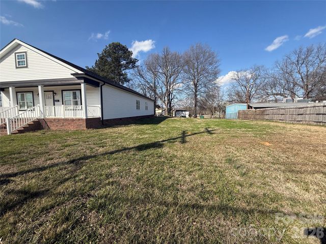 417 E Virginia Avenue, Bessemer City, NC 28016