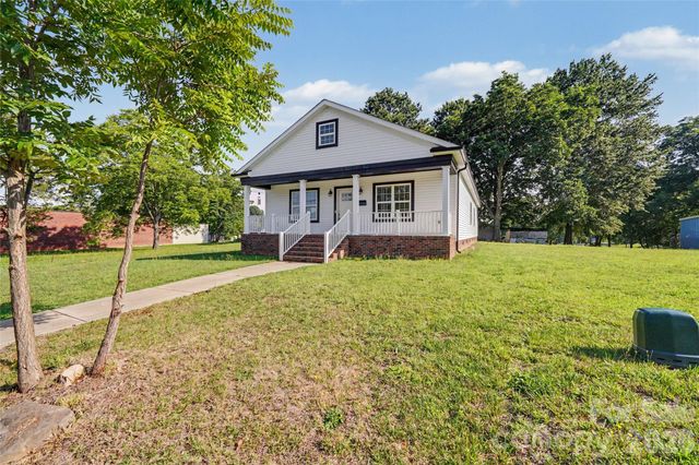 417 E Virginia Avenue, Bessemer City, NC 28016