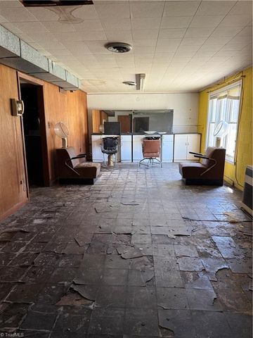 6222 Pine Street, Mount Airy, NC 27030