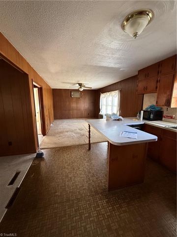 6222 Pine Street, Mount Airy, NC 27030