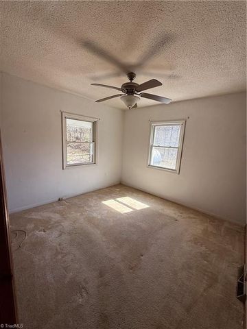 6222 Pine Street, Mount Airy, NC 27030