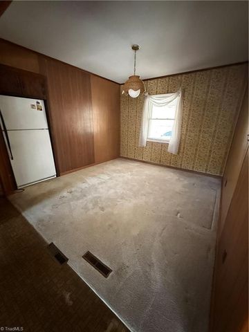 6222 Pine Street, Mount Airy, NC 27030