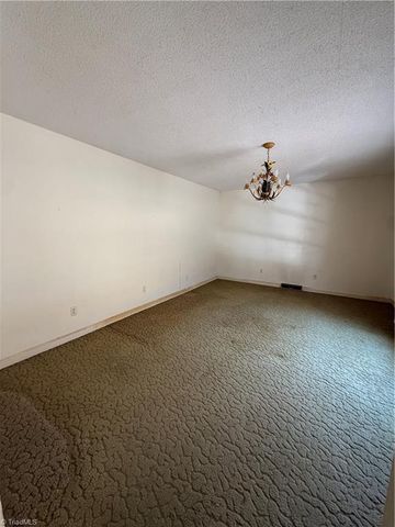 6222 Pine Street, Mount Airy, NC 27030