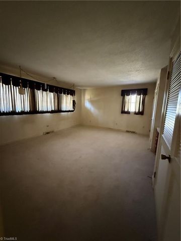 6222 Pine Street, Mount Airy, NC 27030