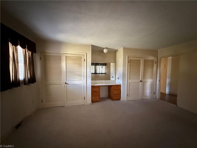 6222 Pine Street, Mount Airy, NC 27030