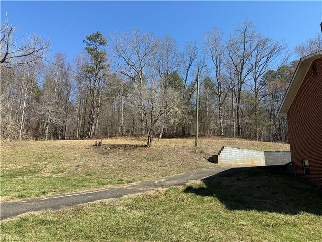 6222 Pine Street, Mount Airy, NC 27030