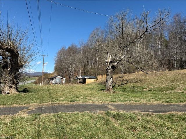 6222 Pine Street, Mount Airy, NC 27030