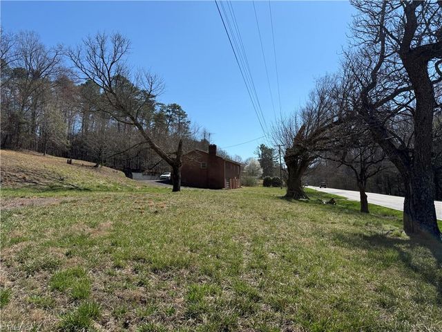 6222 Pine Street, Mount Airy, NC 27030