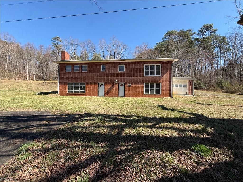 6222 Pine Street, Mount Airy, NC 27030