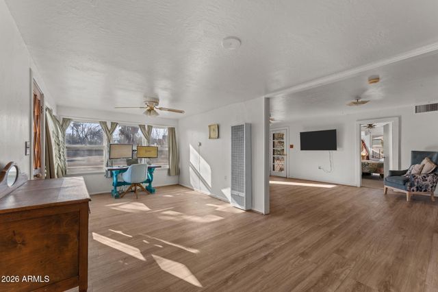 100 SWILLING Avenue, Wickenburg, AZ 85390