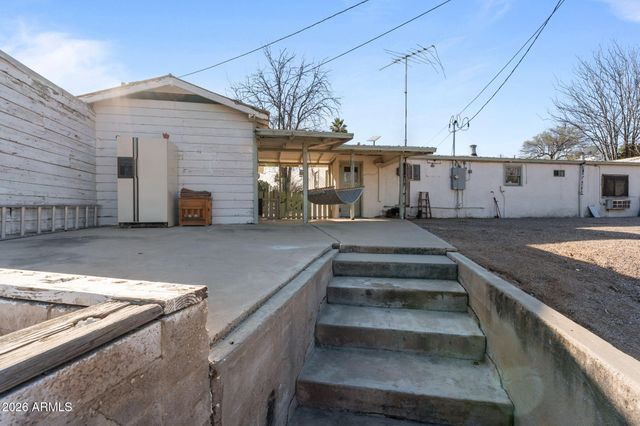 100 SWILLING Avenue, Wickenburg, AZ 85390