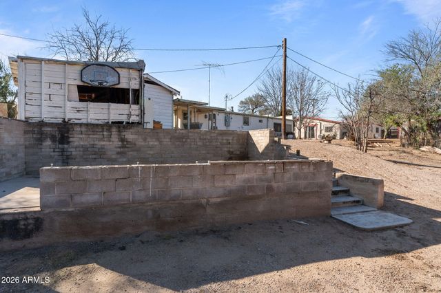100 SWILLING Avenue, Wickenburg, AZ 85390