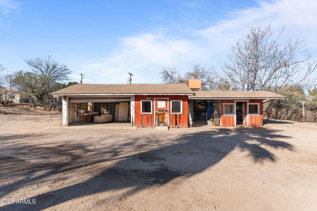 100 SWILLING Avenue, Wickenburg, AZ 85390